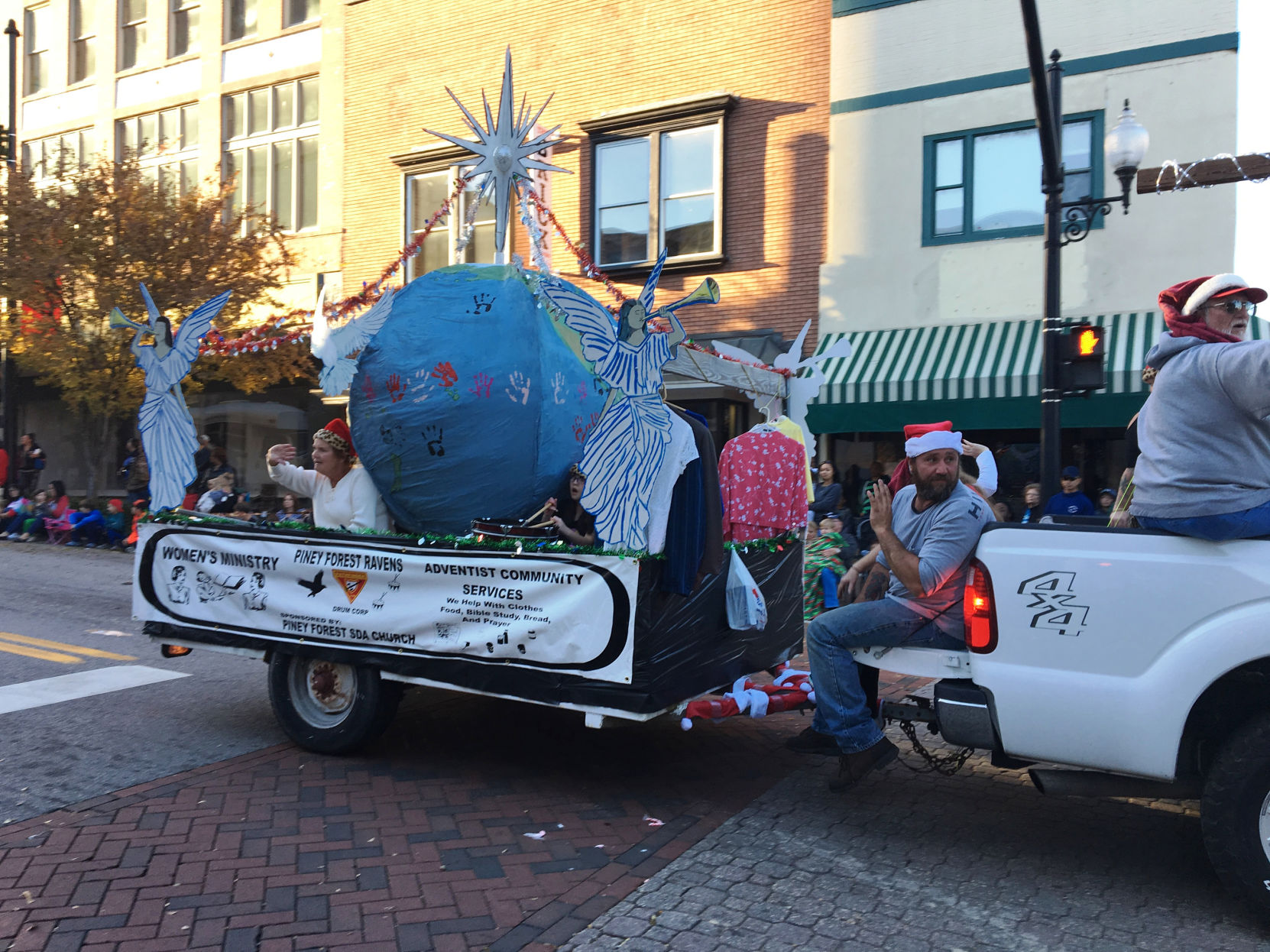 DRB 1204 Parade 22.JPG